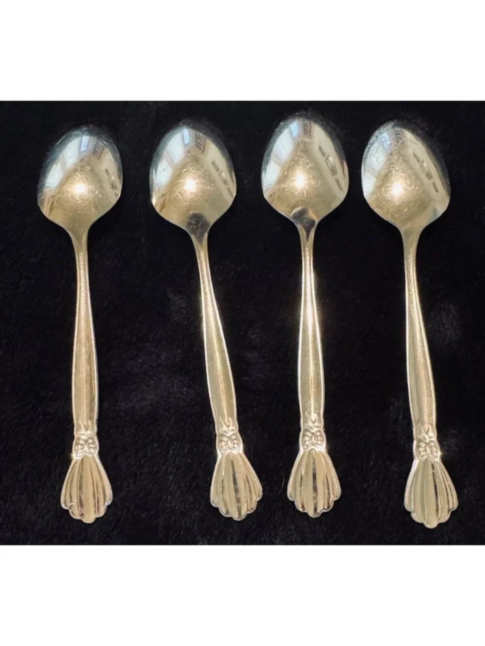 4 Oneida ALEXIS Deluxe Stainless Teaspoons Glossy Bow Silverware Flatware
